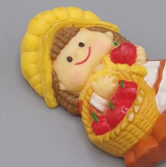 Russ Berrie Pilgrim Girl Thanksgiving Holiday Autumn Fall Brooch Pin Vintage - Picture 6 of 12